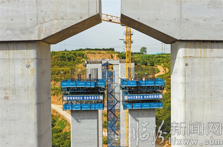 襄汾：多举措应对高温天气 保障柴村沟大桥施工安全